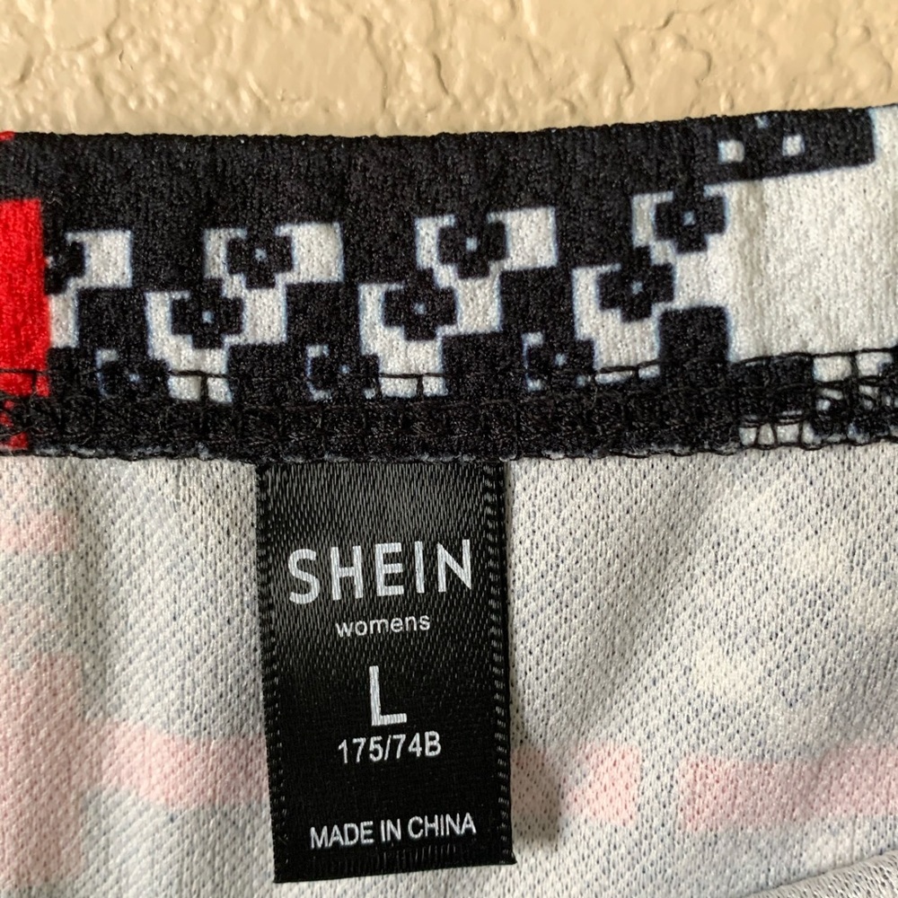 five mini skirt - Picture 4 of 4